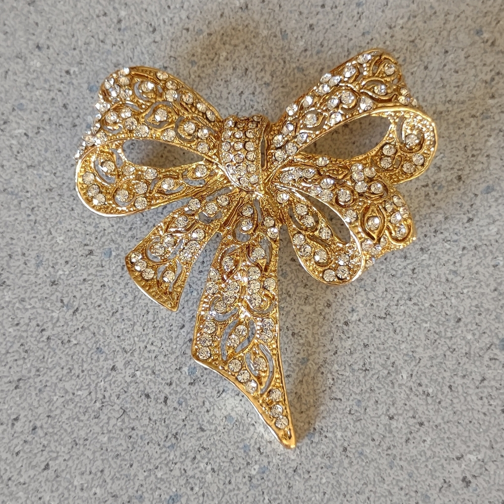 Crystal Bow Pin